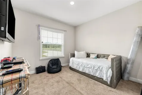 5615 SW 215th Terrace Newberry FL 32669