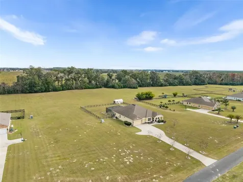 5615 SW 215th Terrace Newberry FL 32669