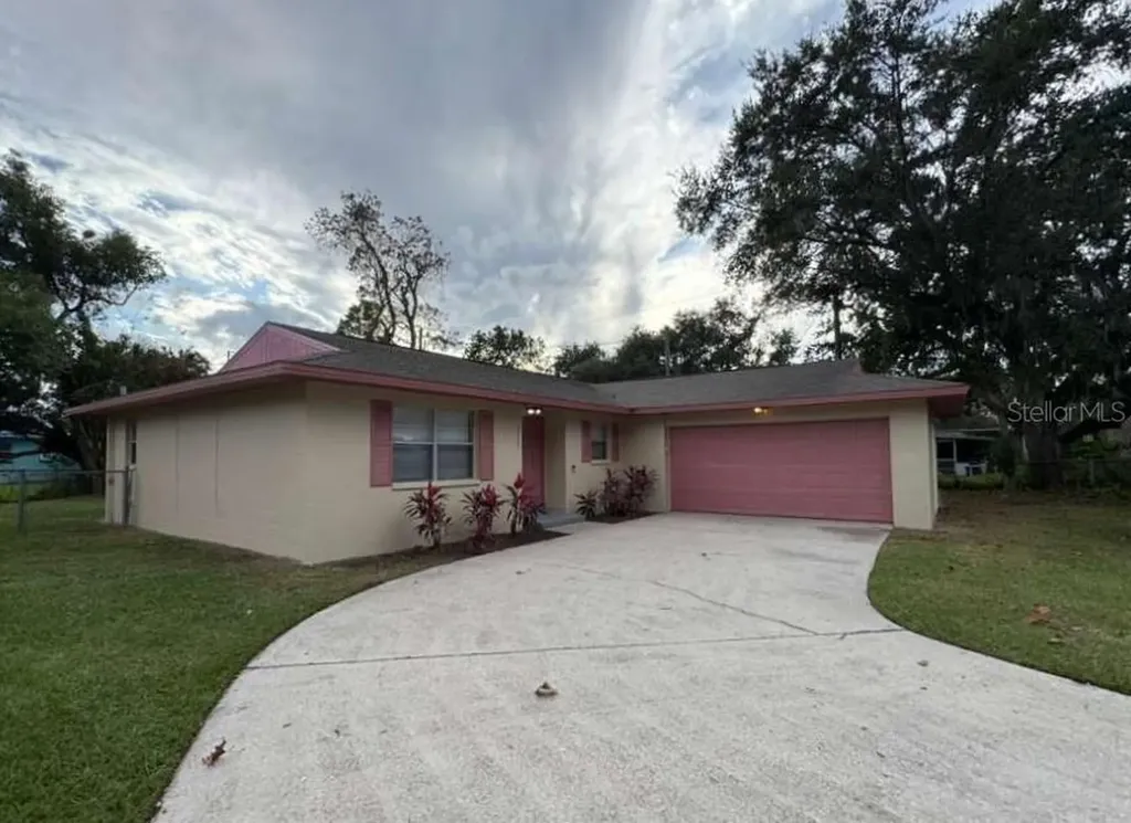 2615 Roxie Avenue Lakeland FL 33801