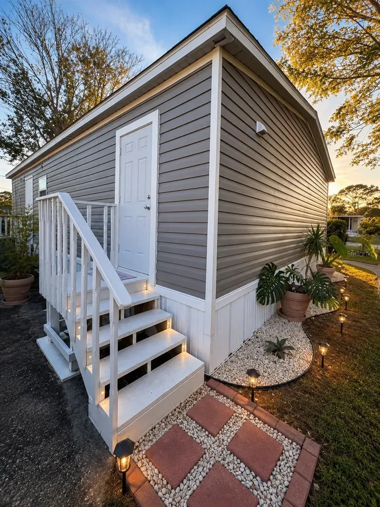 1111 Avenue G Ormond Beach FL 32174