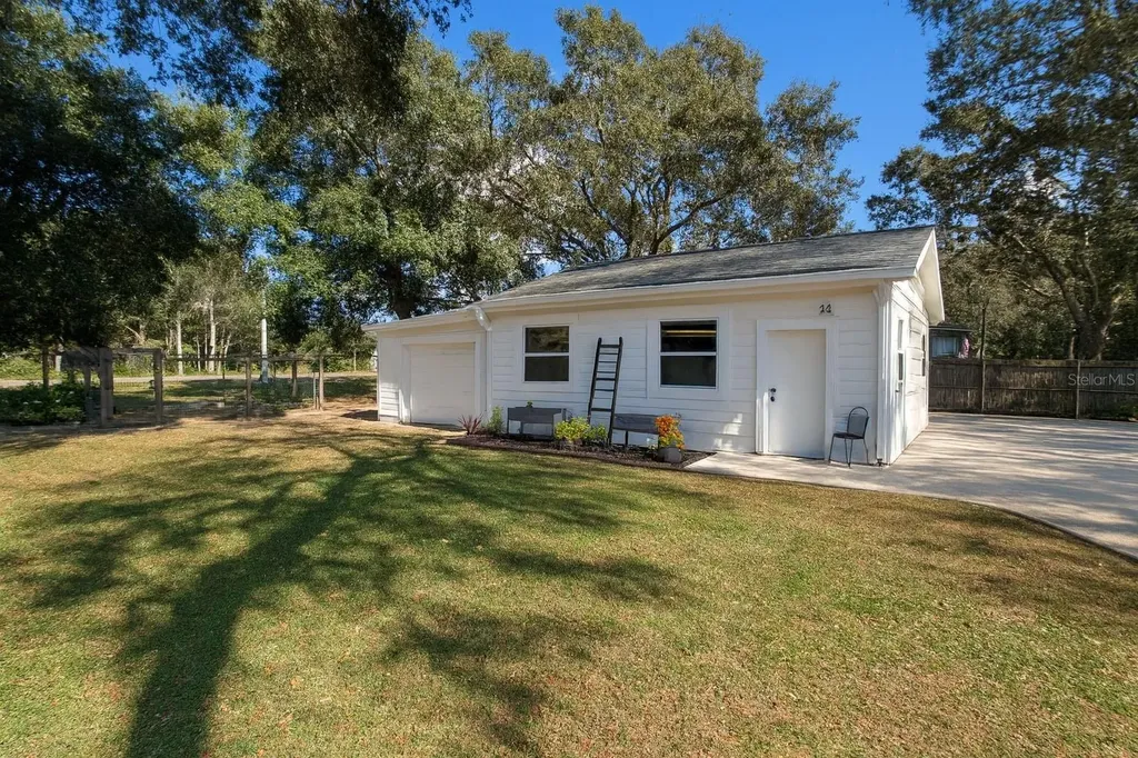 21135 Peckham Avenue Mount Dora FL 32757