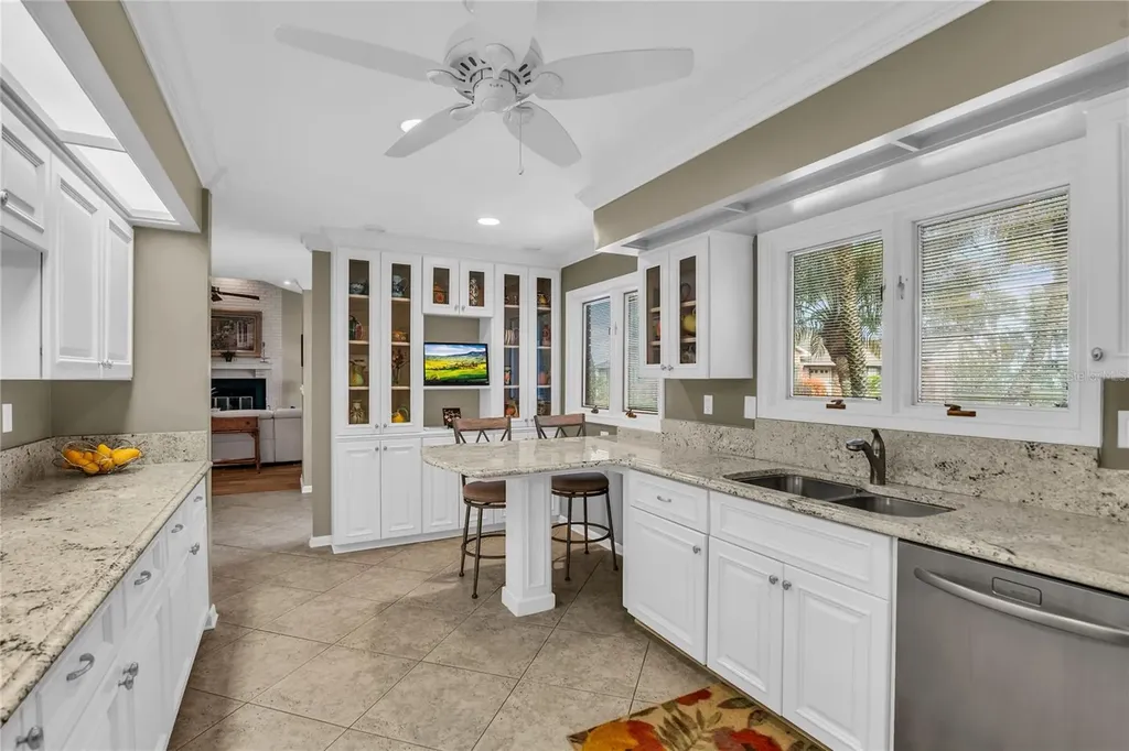 104 Acacia Point Yalaha FL 34797