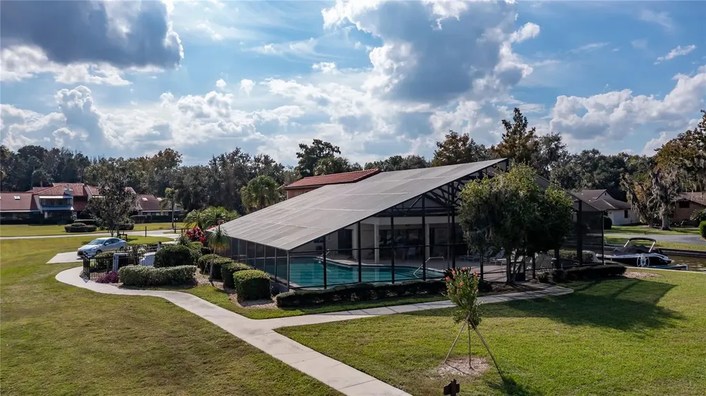 104 Acacia Point Yalaha FL 34797