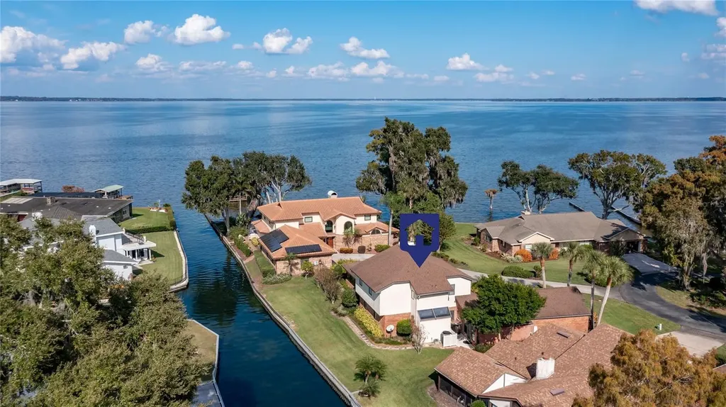 104 Acacia Point Yalaha FL 34797