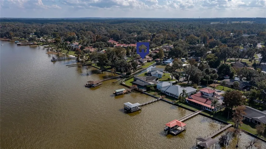 104 Acacia Point Yalaha FL 34797