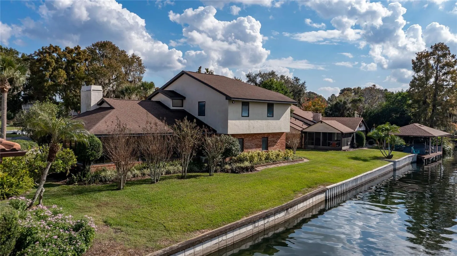 104 Acacia Point Yalaha FL 34797