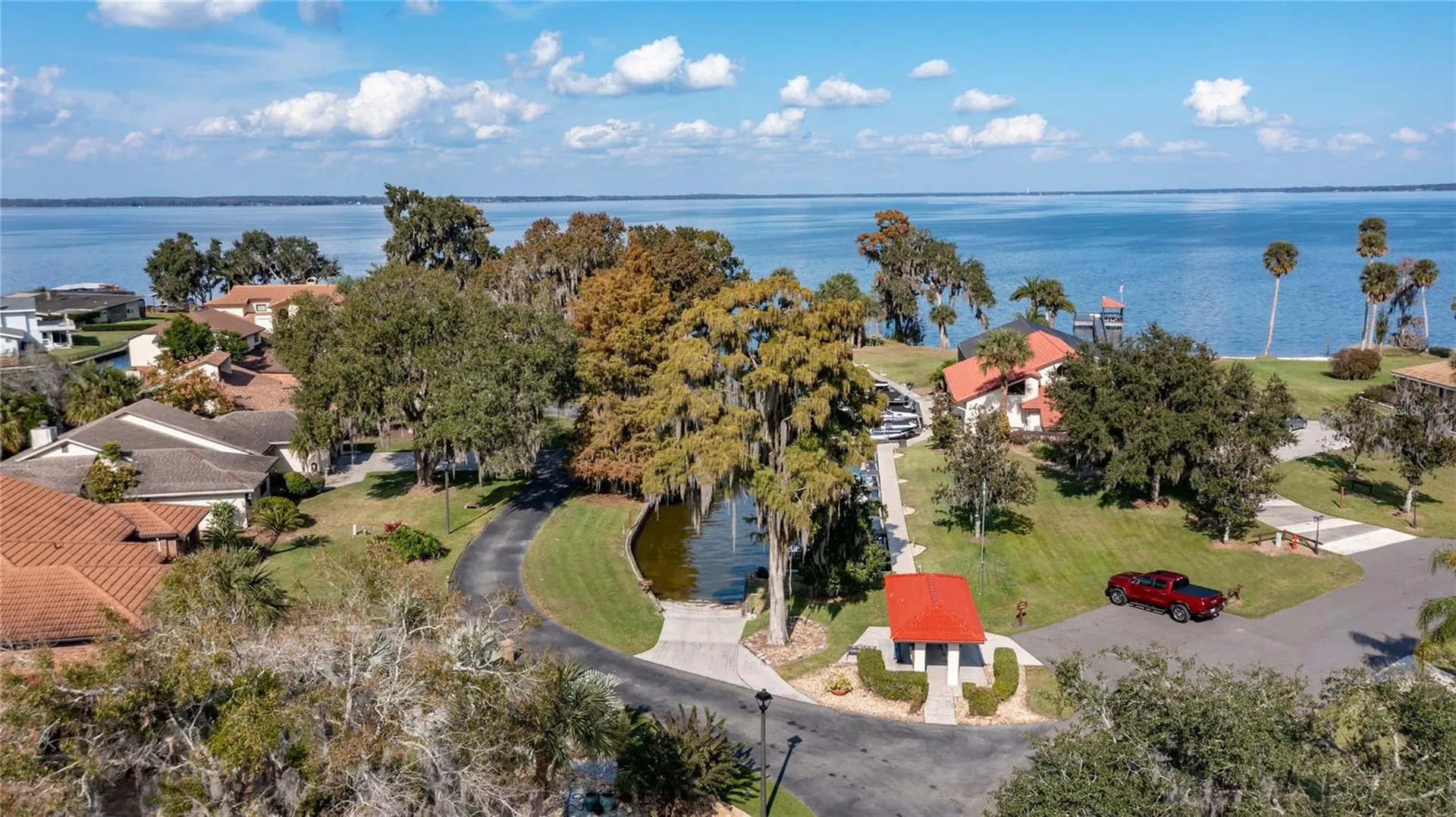 104 Acacia Point Yalaha FL 34797