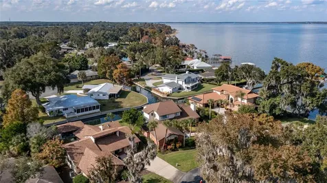 104 Acacia Point Yalaha FL 34797