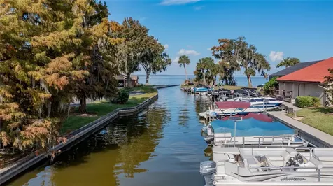 104 Acacia Point Yalaha FL 34797