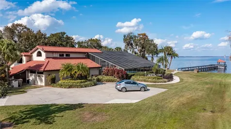 104 Acacia Point Yalaha FL 34797