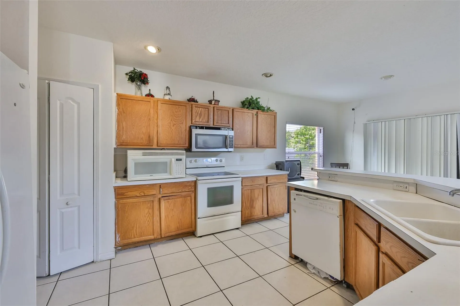 702 Cristelle Jean Drive Ruskin FL 33570