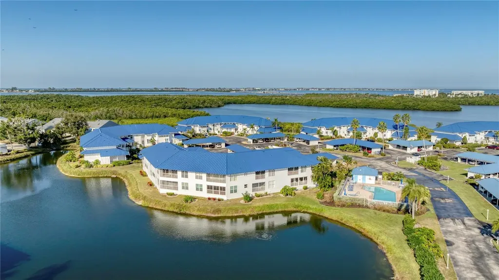 983 Sandpiper Circle Bradenton FL 34209