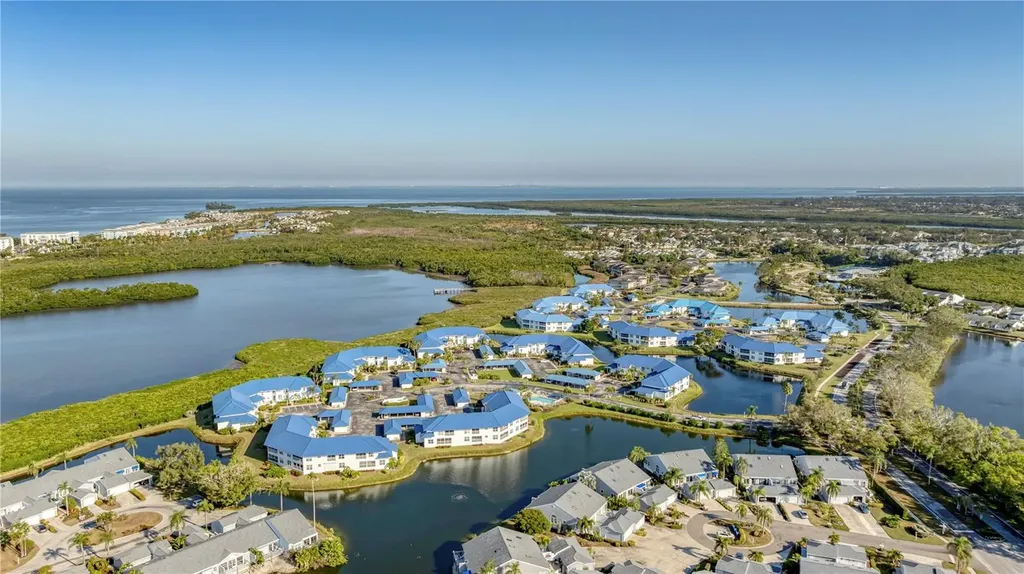 983 Sandpiper Circle Bradenton FL 34209