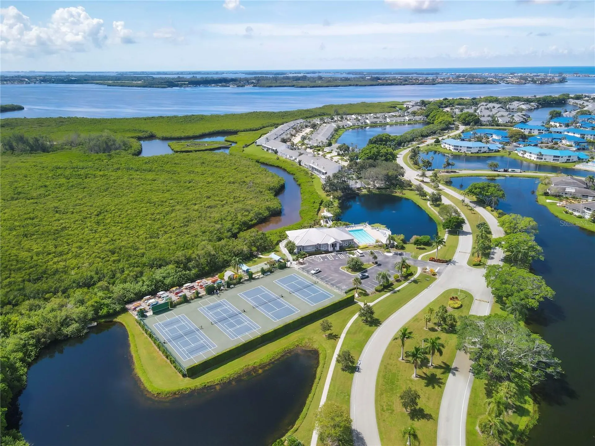 983 Sandpiper Circle Bradenton FL 34209