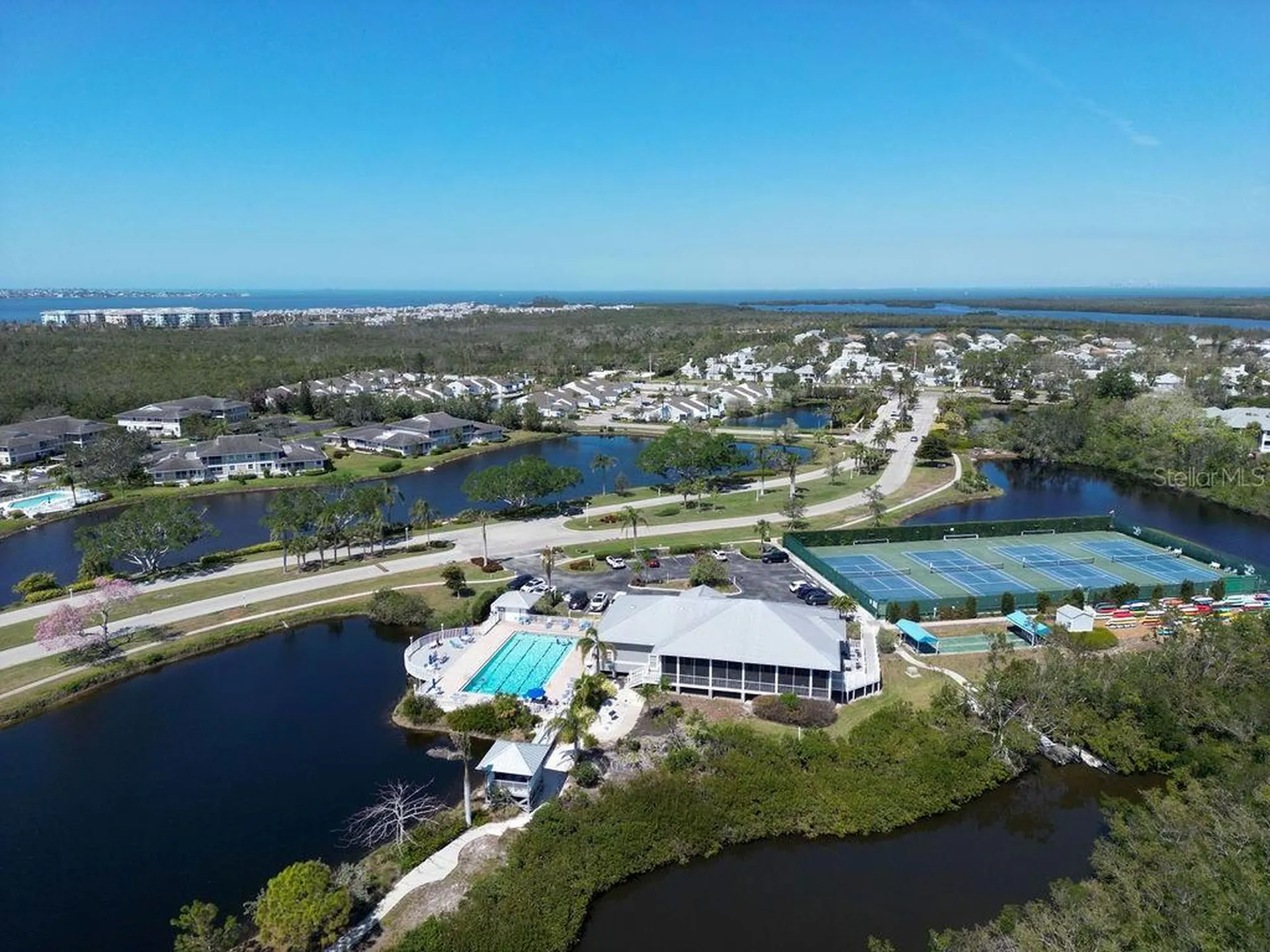 983 Sandpiper Circle Bradenton FL 34209