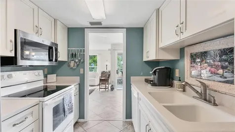 983 Sandpiper Circle Bradenton FL 34209