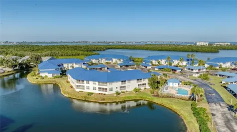 983 Sandpiper Circle Bradenton FL 34209
