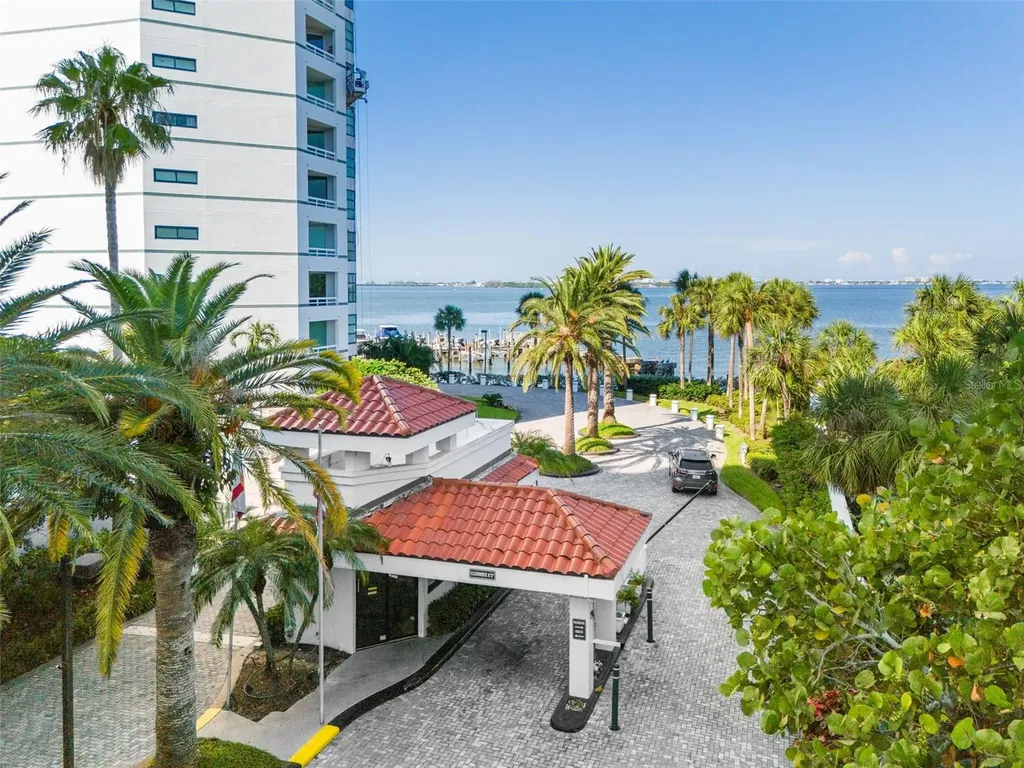 888 Boulevard Of The Arts Sarasota FL 34236