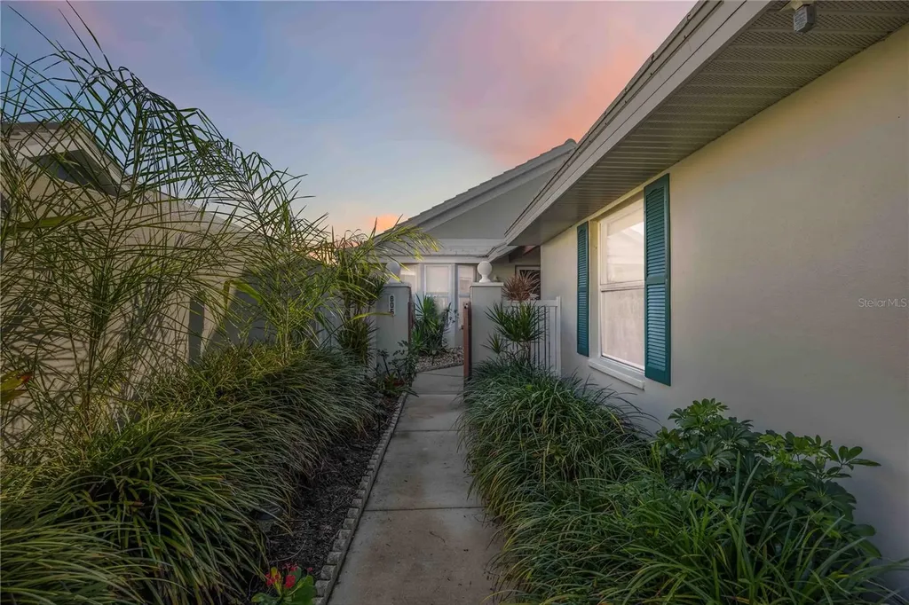 805 Harrington Lake Drive N Venice FL 34293