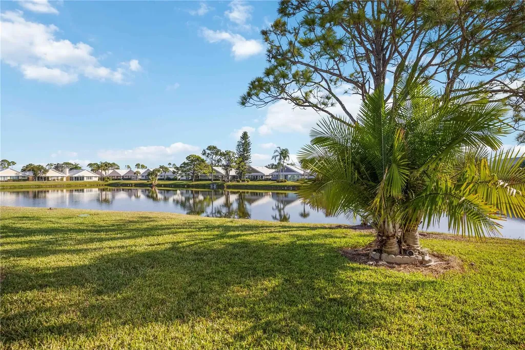 805 Harrington Lake Drive N Venice FL 34293