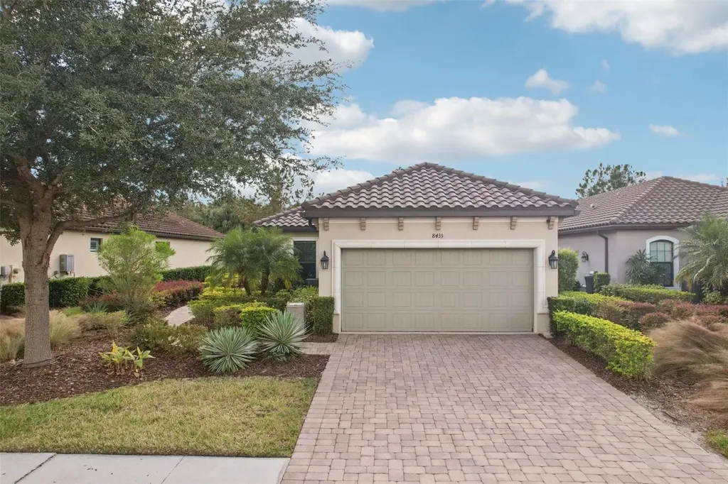 8433 Alberata Vista Drive Tampa FL 33647