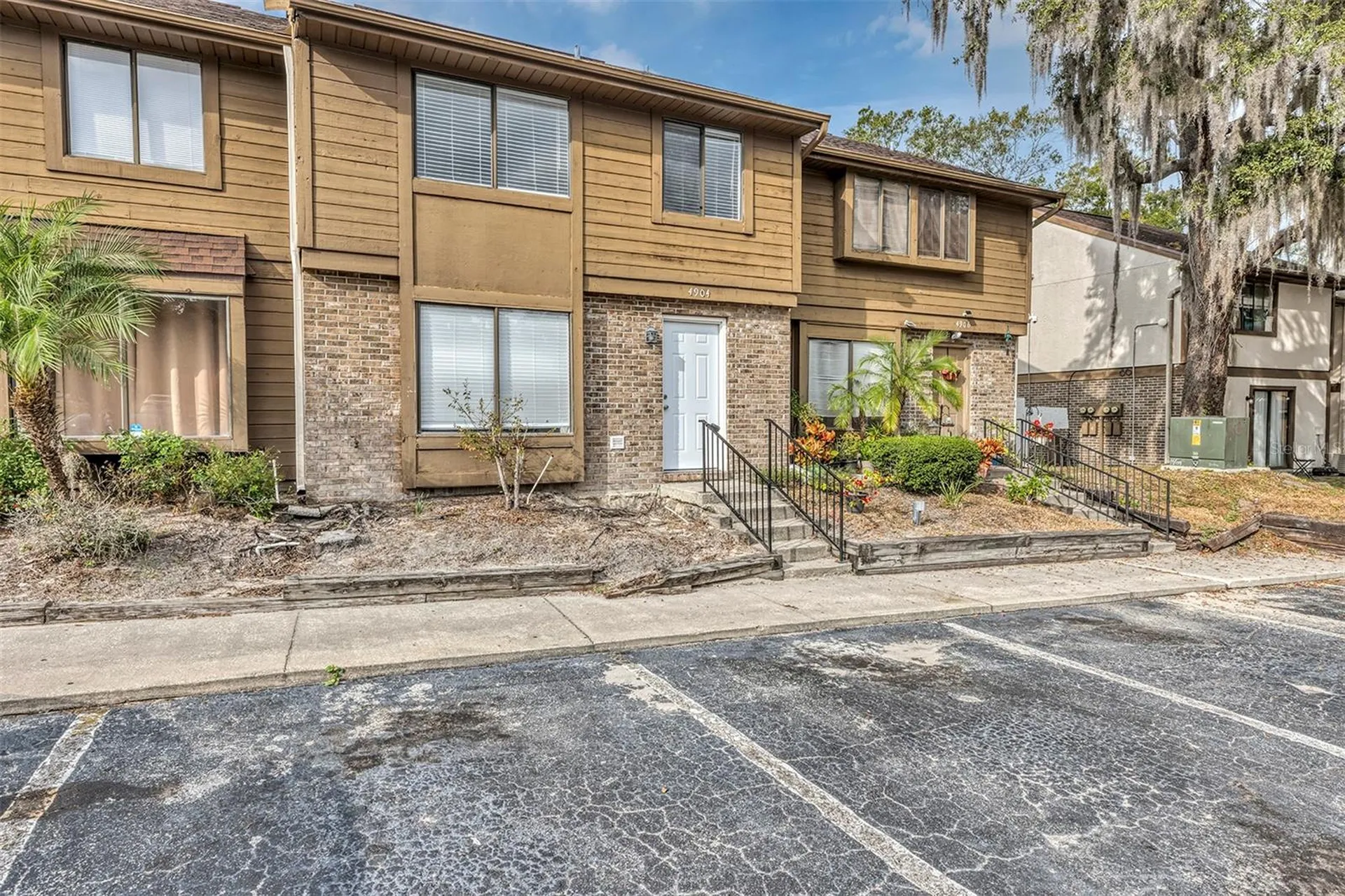 4904 Silver Oaks Village Orlando FL 32808