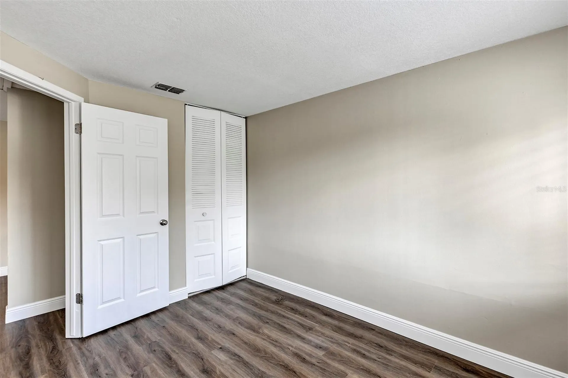 4904 Silver Oaks Village Orlando FL 32808