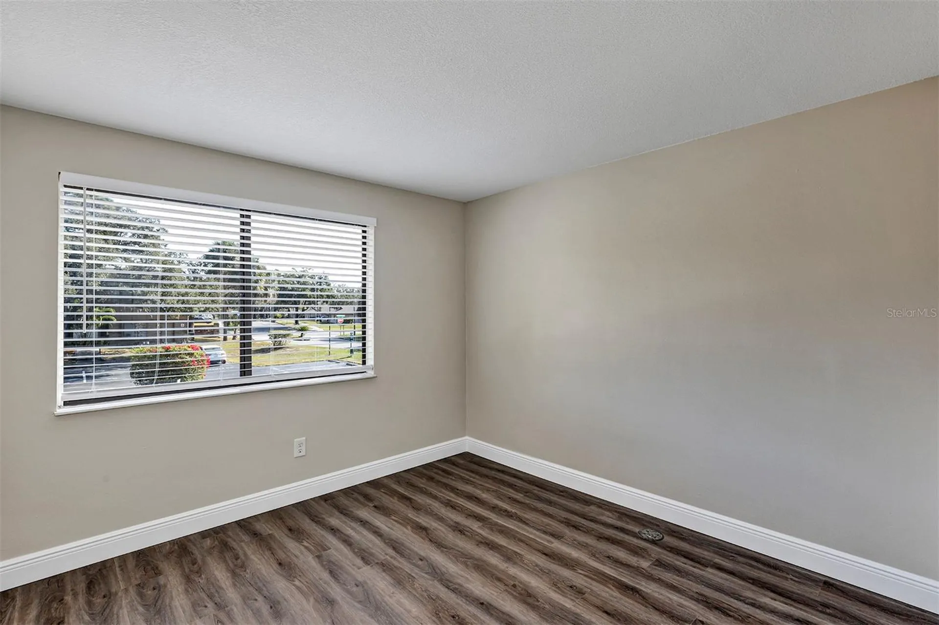 4904 Silver Oaks Village Orlando FL 32808