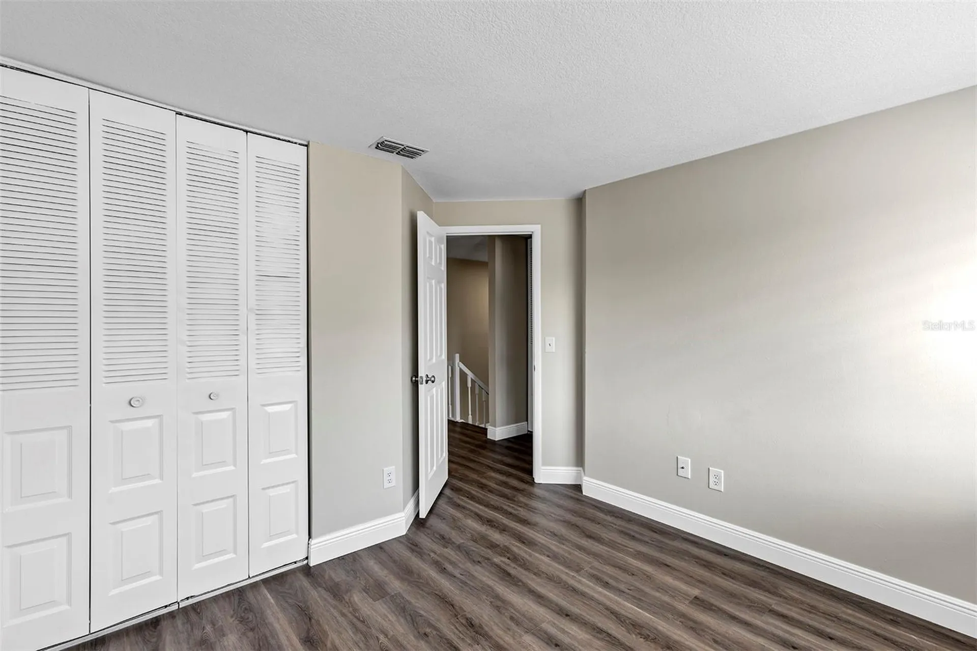 4904 Silver Oaks Village Orlando FL 32808