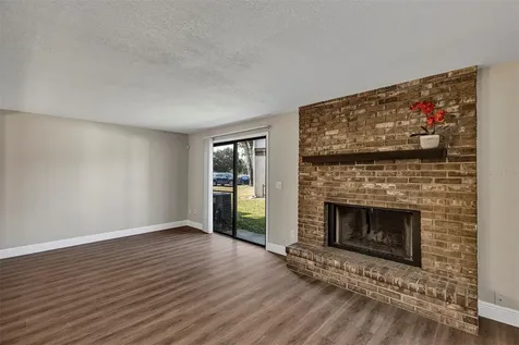 4904 Silver Oaks Village Orlando FL 32808