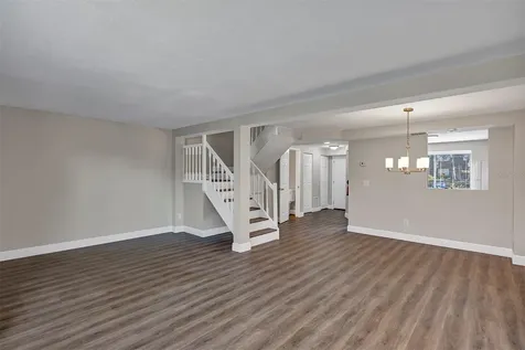 4904 Silver Oaks Village Orlando FL 32808