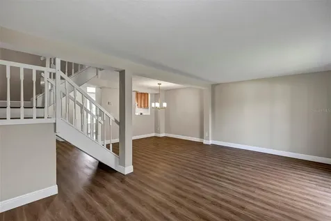 4904 Silver Oaks Village Orlando FL 32808