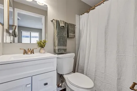 4904 Silver Oaks Village Orlando FL 32808