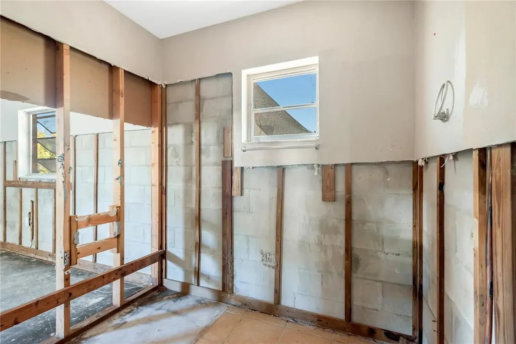123 18th Street NW Ruskin FL 33570