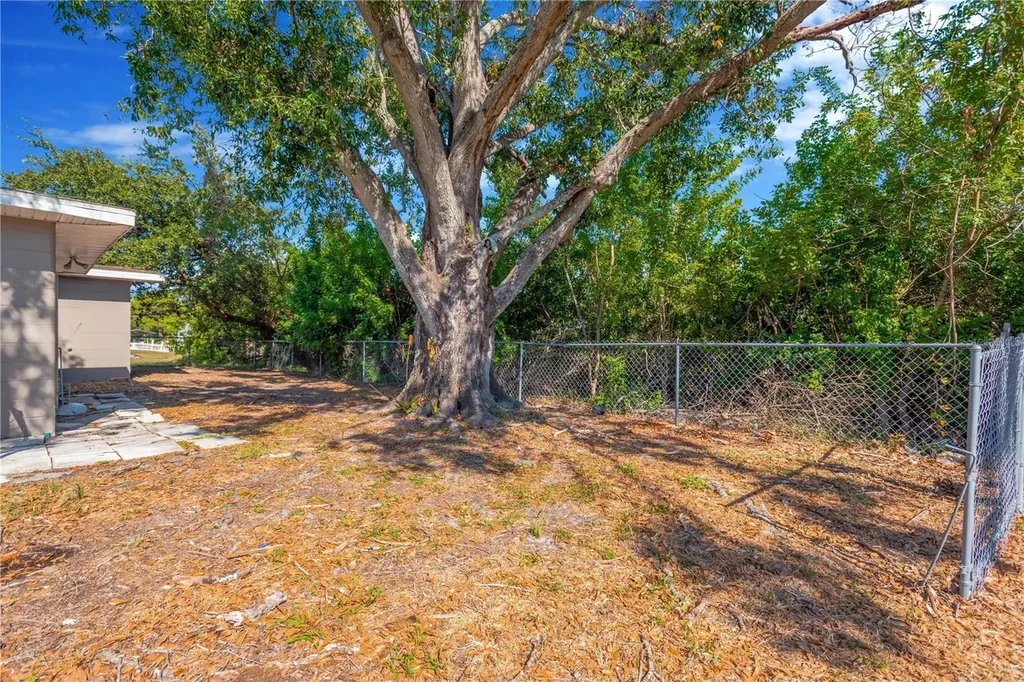 123 18th Street NW Ruskin FL 33570