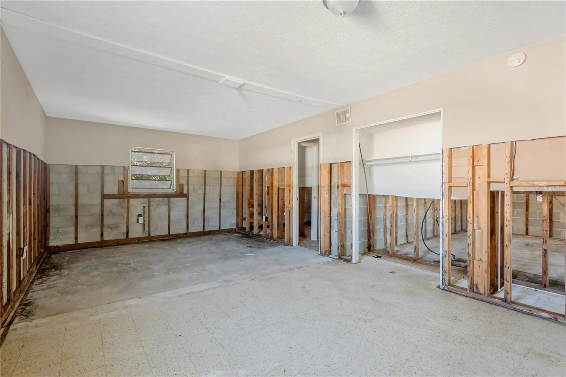 123 18th Street NW Ruskin FL 33570
