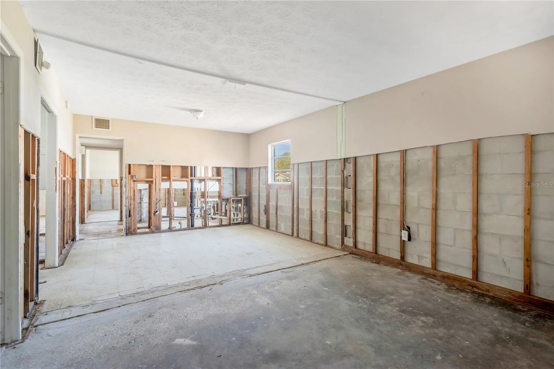 123 18th Street NW Ruskin FL 33570