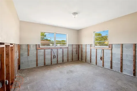 123 18th Street NW Ruskin FL 33570