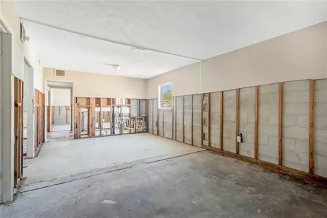 123 18th Street NW Ruskin FL 33570