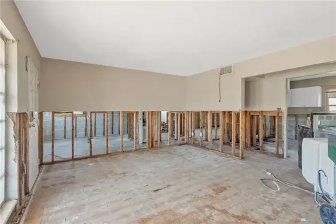 123 18th Street NW Ruskin FL 33570