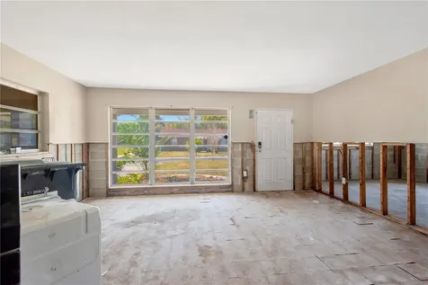123 18th Street NW Ruskin FL 33570