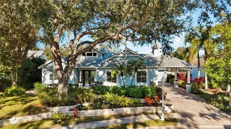 304 Americas Cup Boulevard Bradenton FL 34208