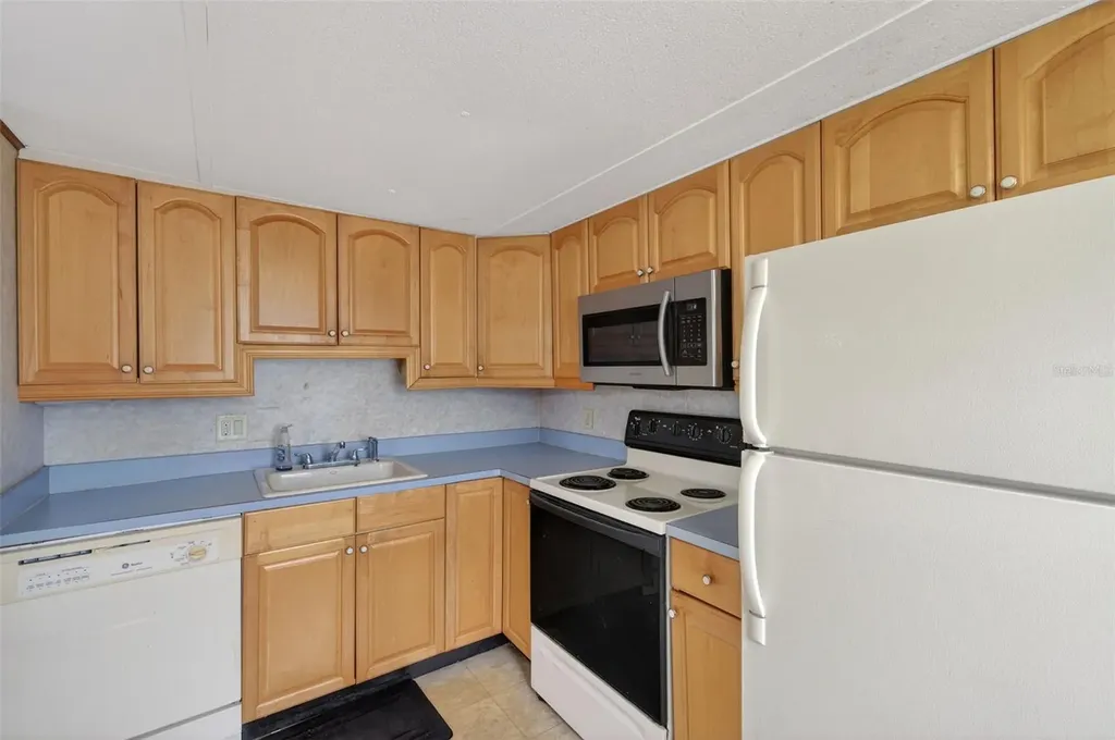 7801 34th Avenue N St Petersburg FL 33710