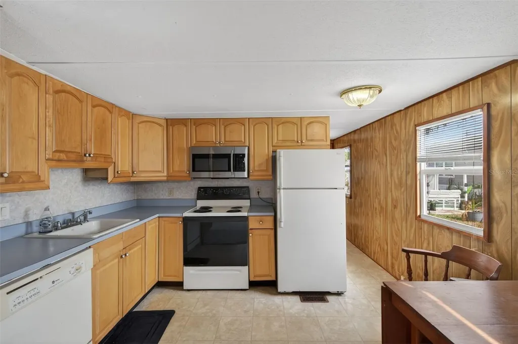 7801 34th Avenue N St Petersburg FL 33710