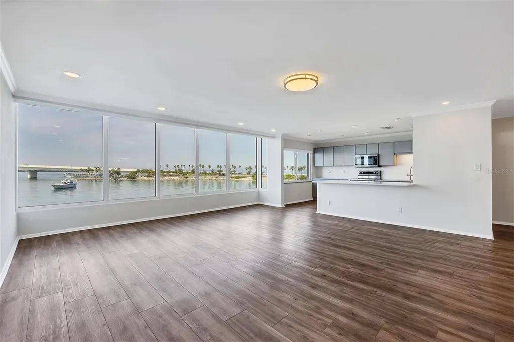 226 Golden Gate Point Sarasota FL 34236