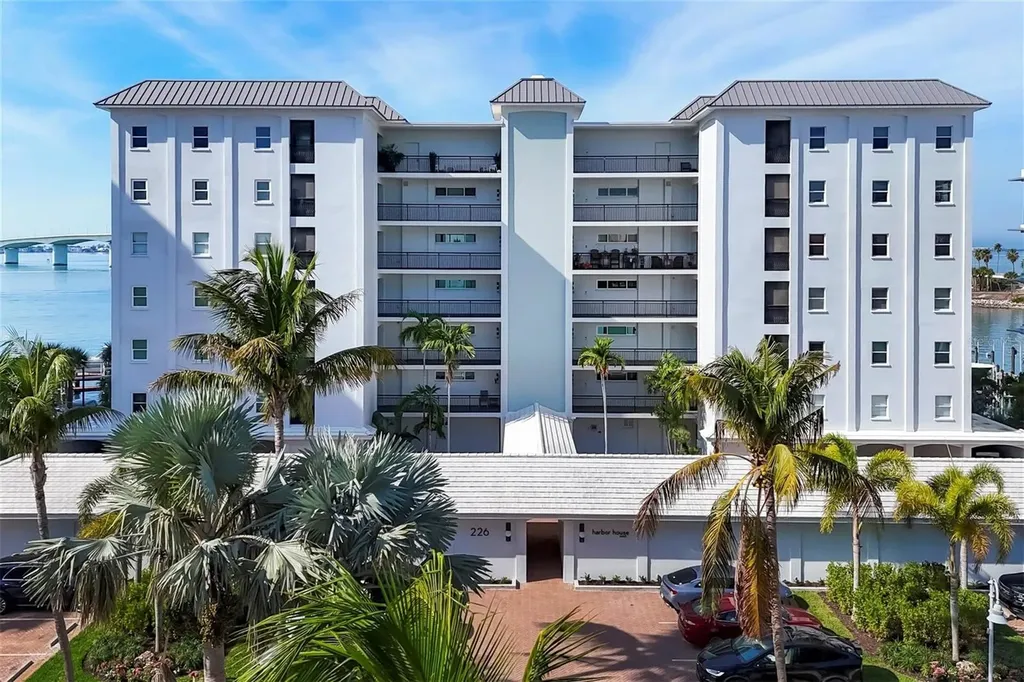 226 Golden Gate Point Sarasota FL 34236