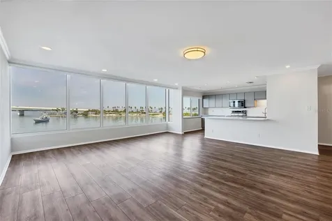 226 Golden Gate Point Sarasota FL 34236