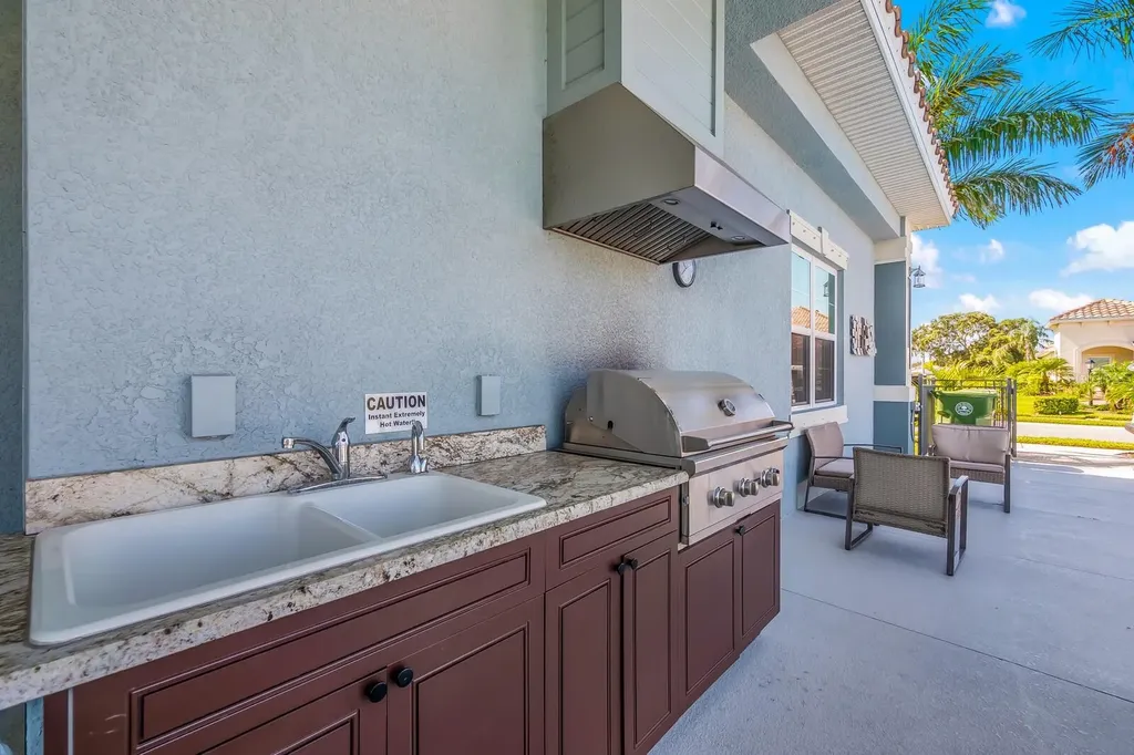 7108 Playa Bella Drive Bradenton FL 34209