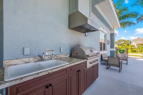 7108 Playa Bella Drive Bradenton FL 34209