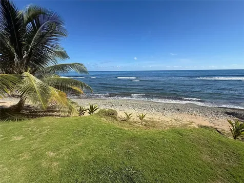 Carr # 3 Beach House Guardarraya Patillas PR 00723
